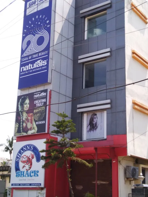 Naturals Salon and Spa | Madhusudan Nagar