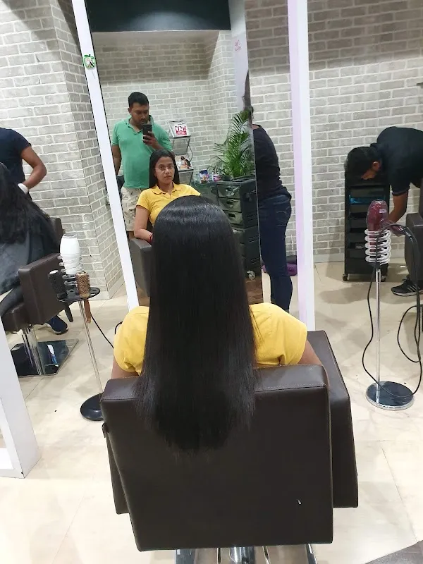 Naturals Salon and Spa | Madhusudan Nagar