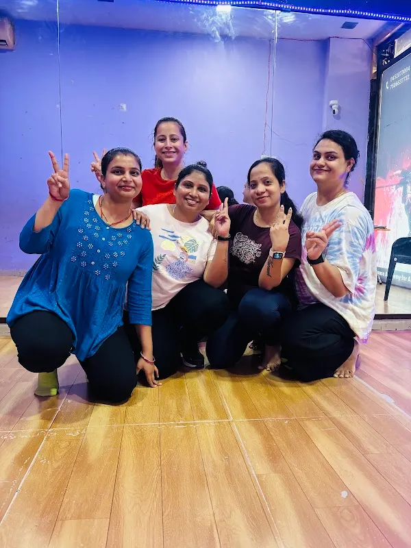I feel dance studio