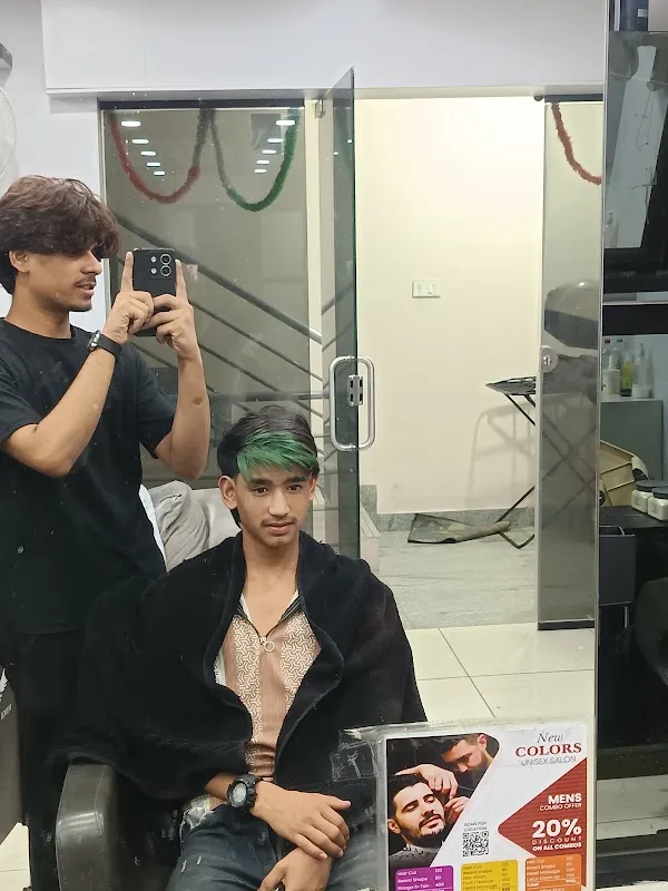 New Colors unisex salon