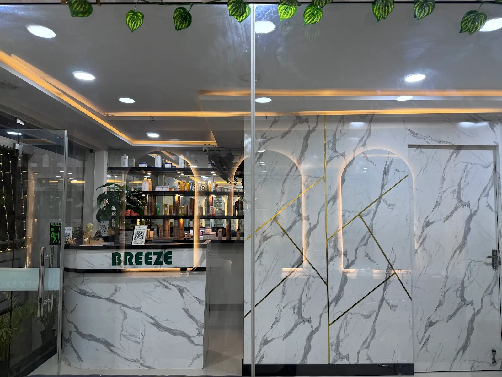 Breeze Unisex Salon and Academy