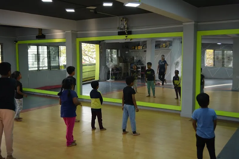 Hip hop dance studio