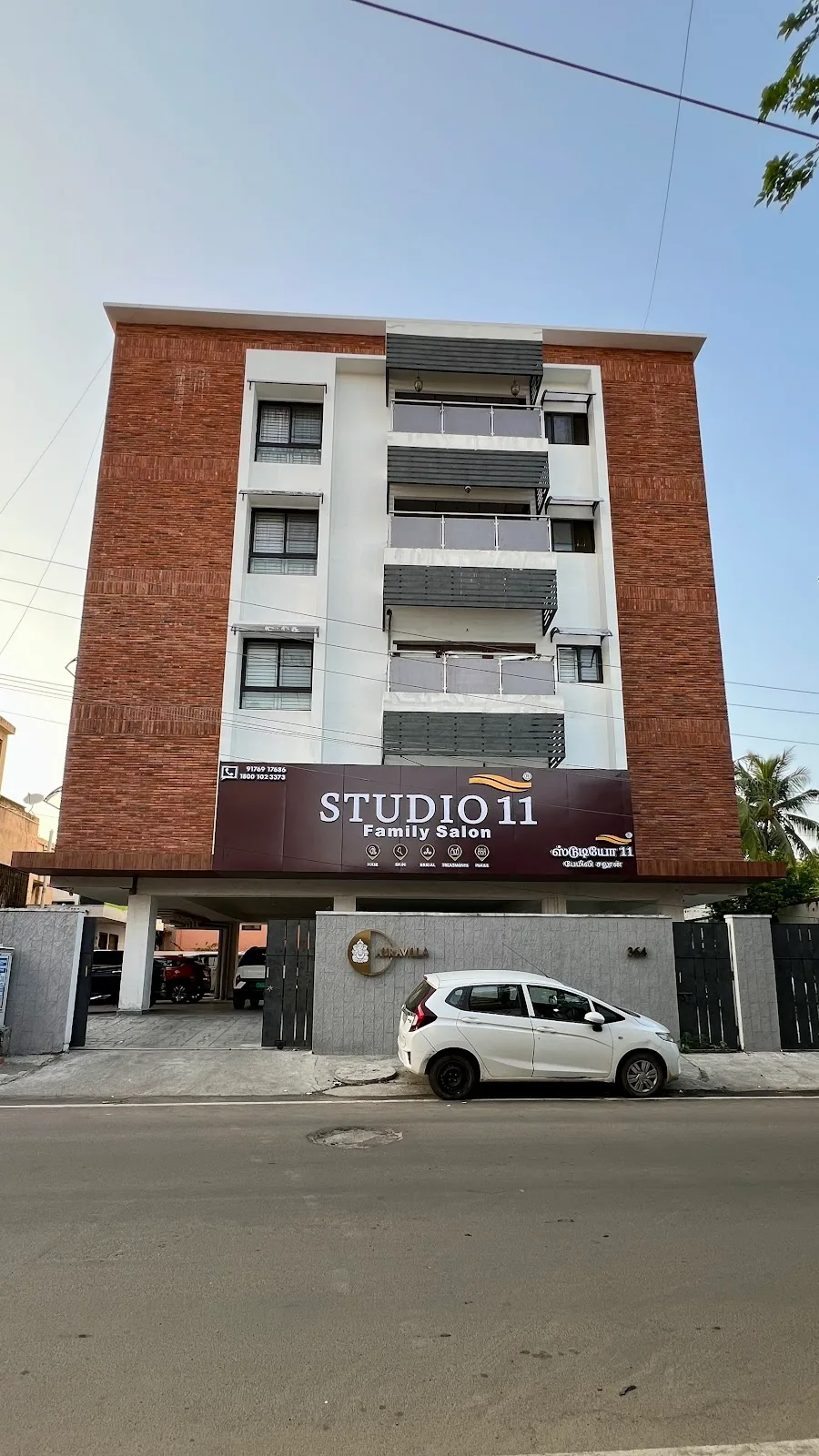 STUDIO11 Mogappair Family Salon