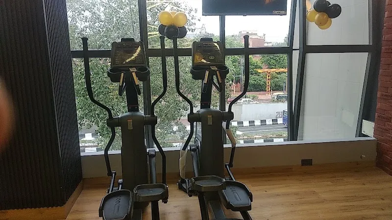 Gold's Gym Lajpat Nagar