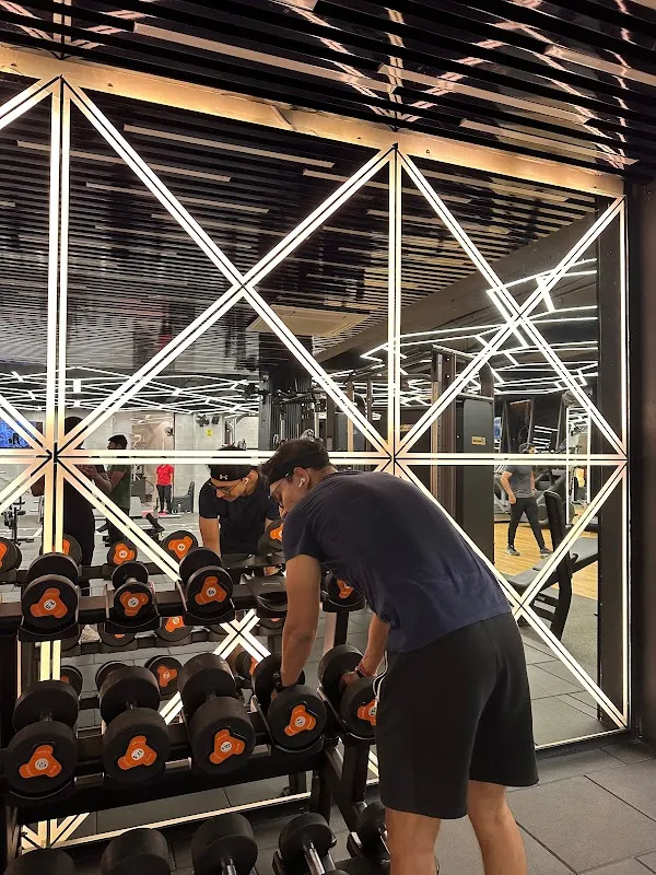Gold's Gym Lajpat Nagar