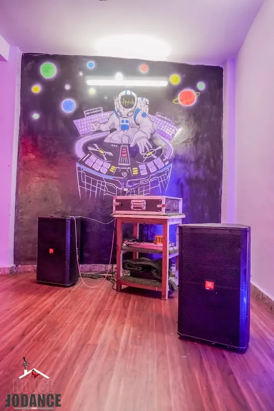 HOUSE OF DANCE STUDIO - Dance Classes in Tri Nagar | Delhi