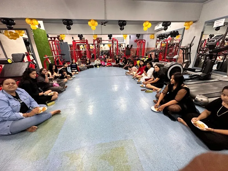 WOMEN'S FITNESS CLUB