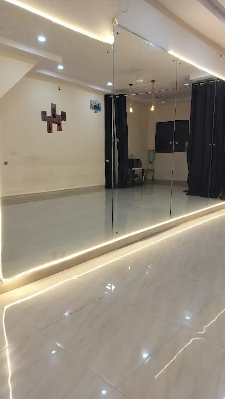 DANCE FLOW STUDIO