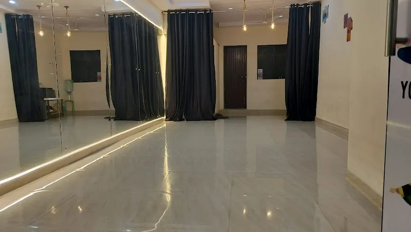 DANCE FLOW STUDIO