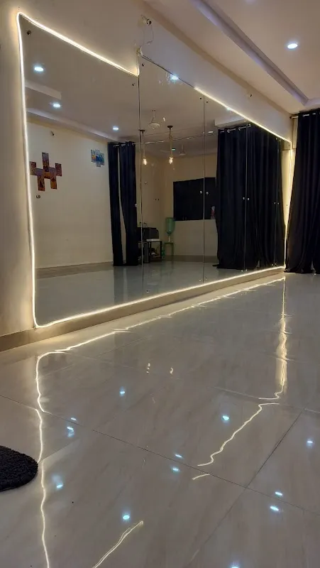 DANCE FLOW STUDIO