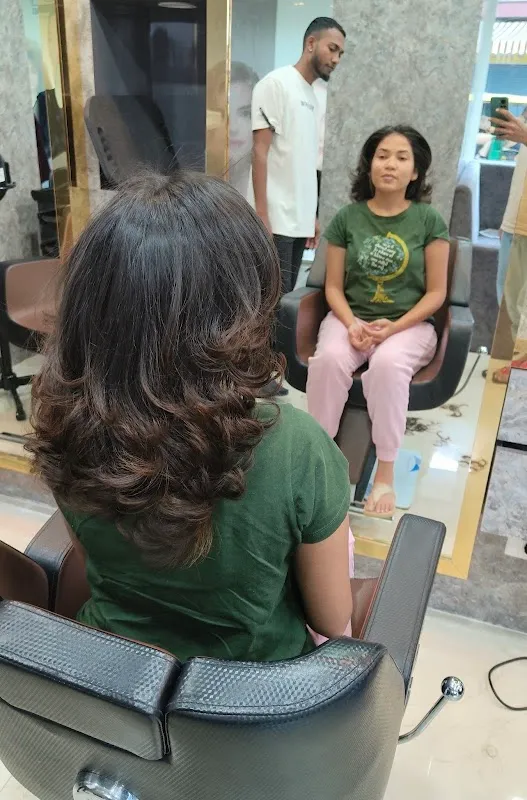 THE TRENDS UNISEX SALON ACADEMY