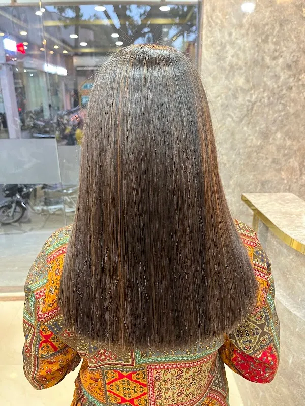 THE TRENDS UNISEX SALON ACADEMY