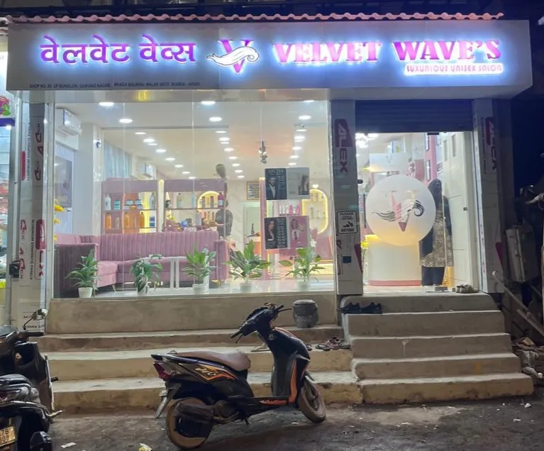 Velvet Wave's Luxurious Unisex Salon