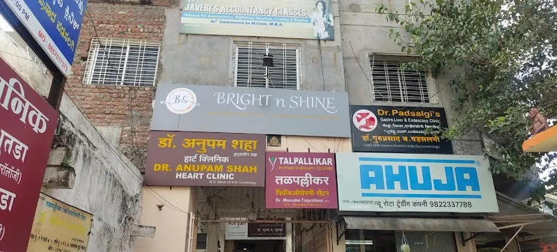 Bright N Shine Unisex Salon & Academy