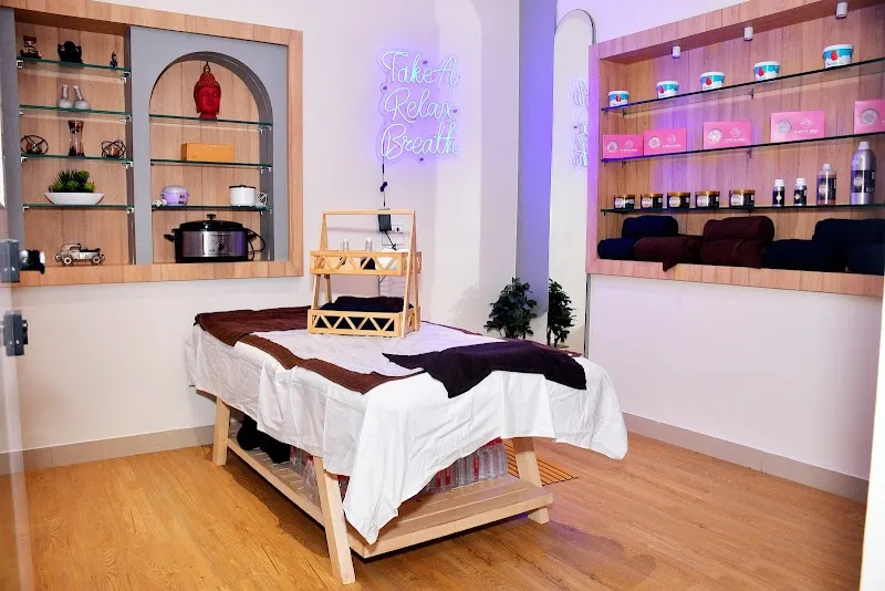 Bright N Shine Unisex Salon & Academy