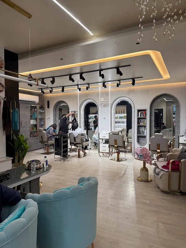 Bright N Shine Unisex Salon & Academy