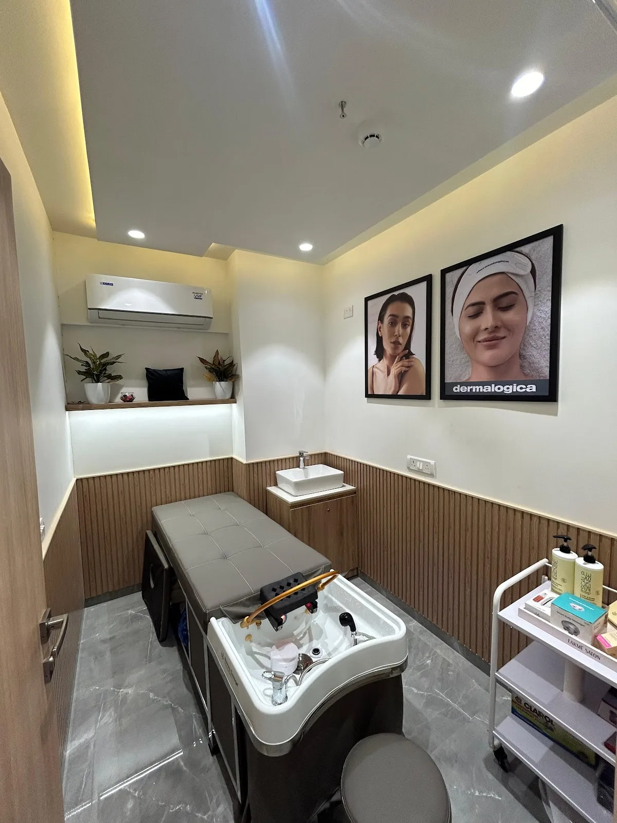 Lakme Salon For Him and Her in Runwal Galleria Nahur,Mumbai