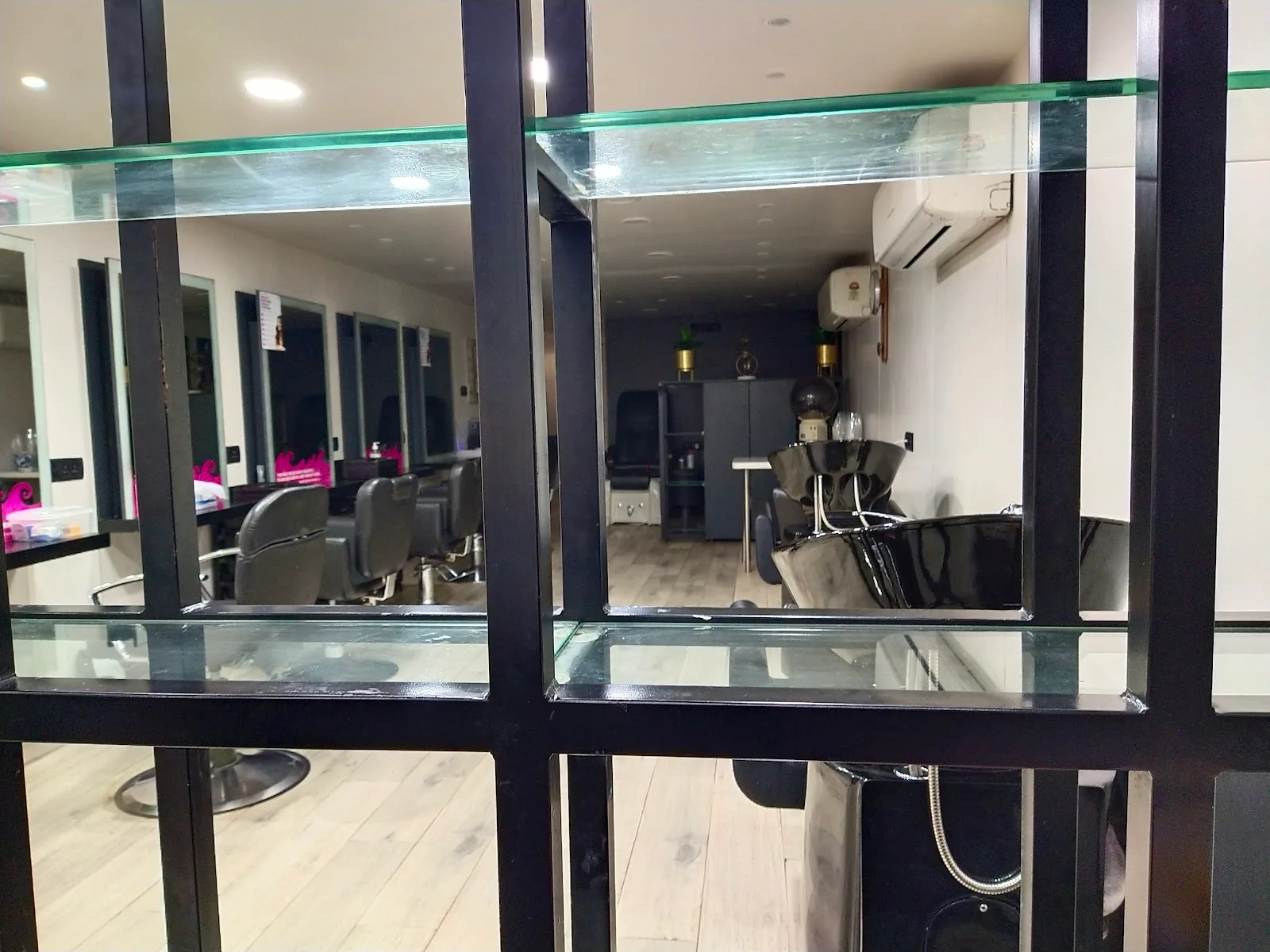 Lakme Salon in Colaba,Mumbai
