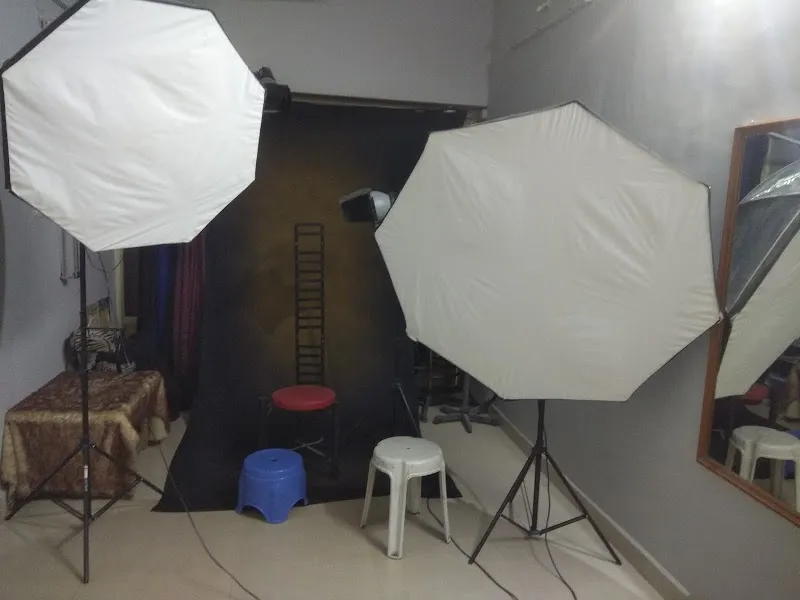 Studio SAMARTH ...The best Photography in Basmat , Hingoli.