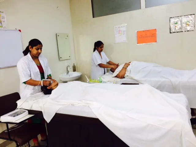 Diva N Debonair (Beauty Lounge)-Ladies Unisex Bridal Beauty Parlour Salon In Jaipur- Best Makeup Artist In Jaipur