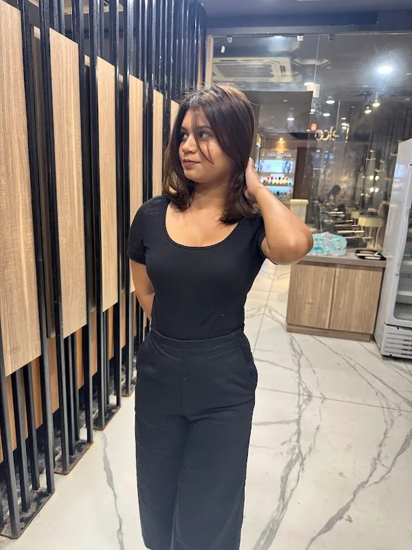 Looks Salon, F-144 Rajouri Garden