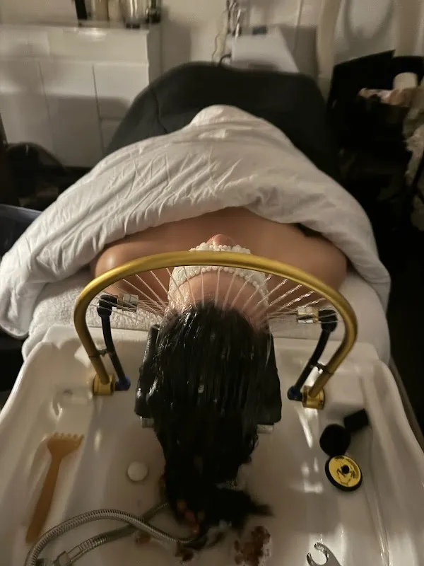 Suki by Lisa Head and Scalp Spa