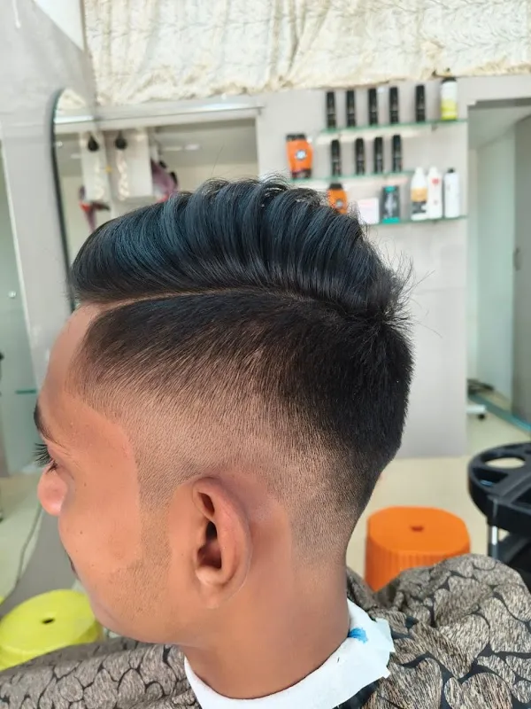 Crown Unisex Salon & Academy