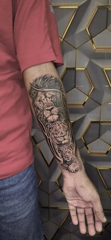 SKIN STORY TATTOO STUDIO
