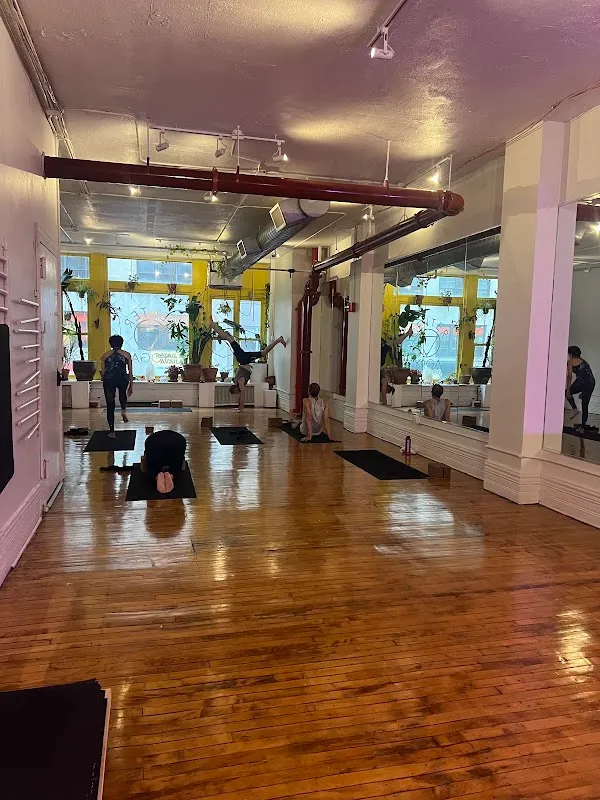 Center Yoga