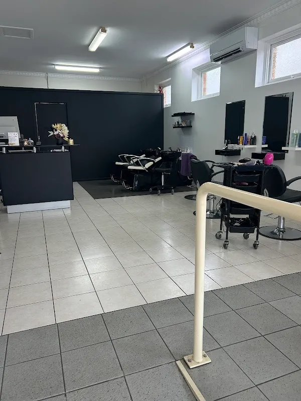 Roots Hair Company