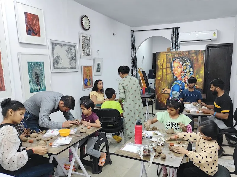 Deep school of Fine Art | best fine art institute in delhi | BFA Entrance exam preparation coaching & Hobby painting