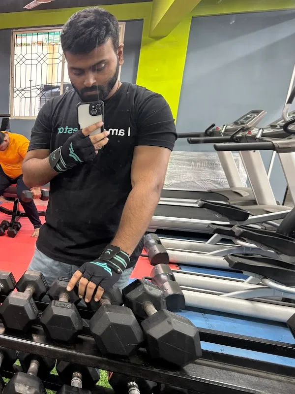 Muscle garage gym