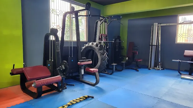 Muscle garage gym
