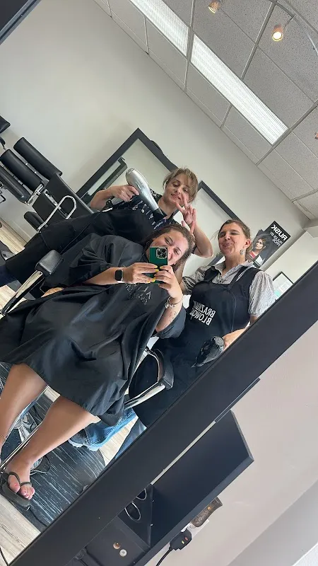 Zikas Hair Salon