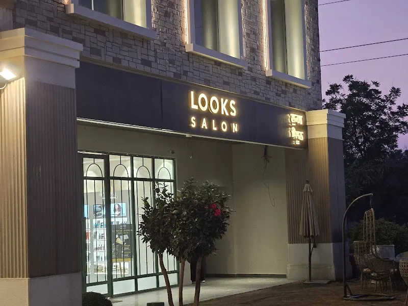 Looks Salon South city Ludhiana