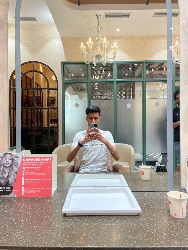 Looks Salon South city Ludhiana