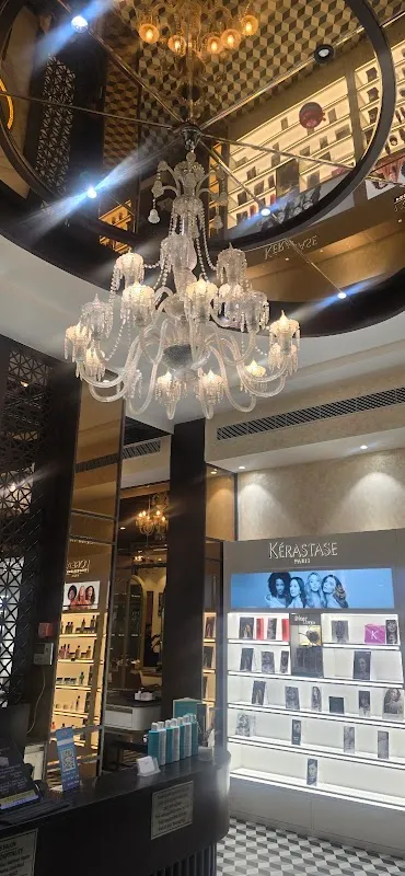 Looks Salon South city Ludhiana