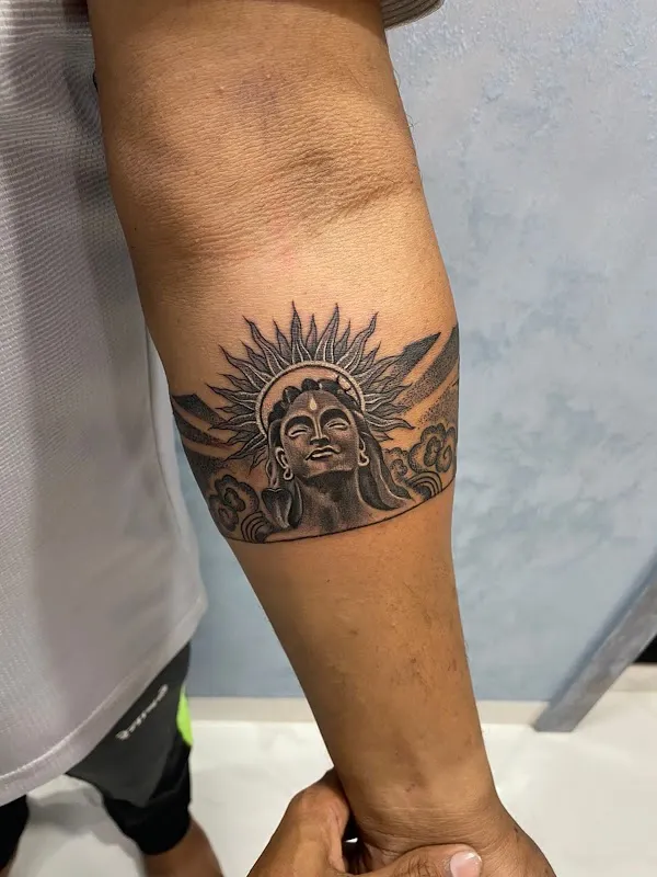 Beebuzz tattoo & Art studio