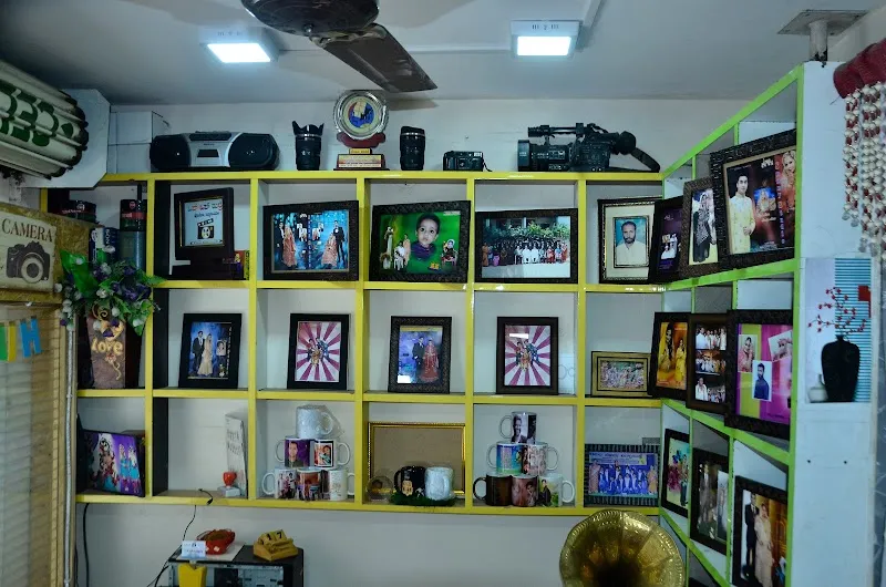PICCY PHOTO STUDIO