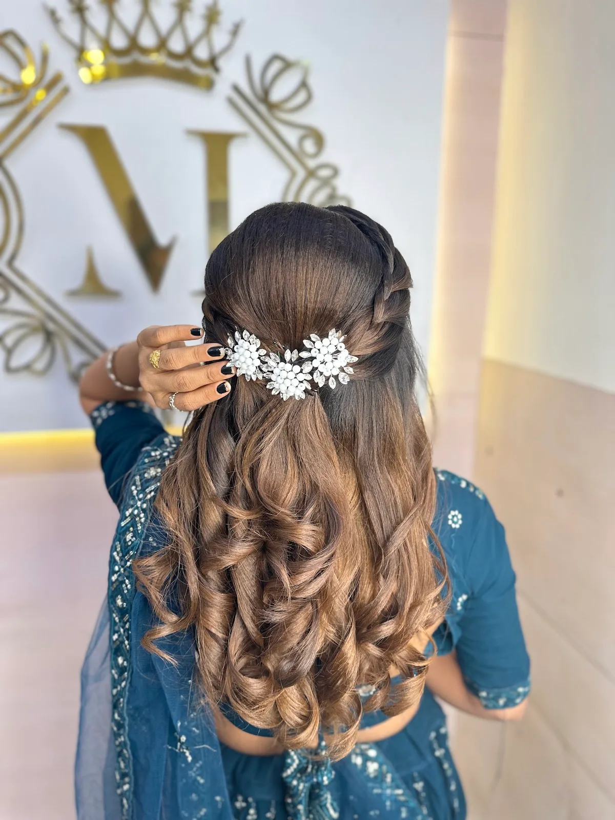 Mona Beauty Salon