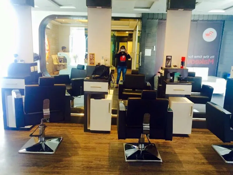 Orchid Unisex Salon & Academy best salon best makeup