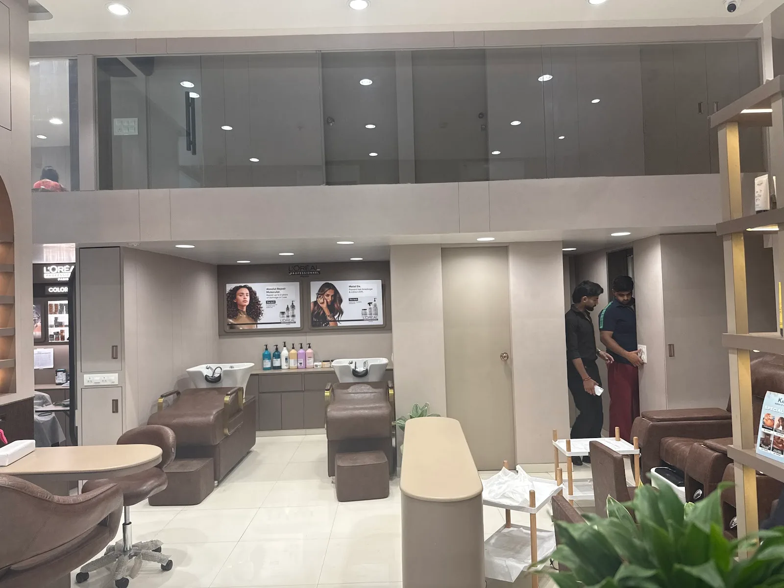 Kapils Salon & Academy - Virar (W)