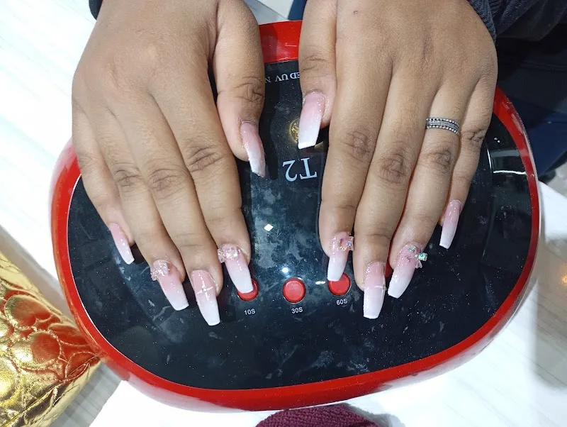 Leona Unisex salon | Best Salon in Najafgarh