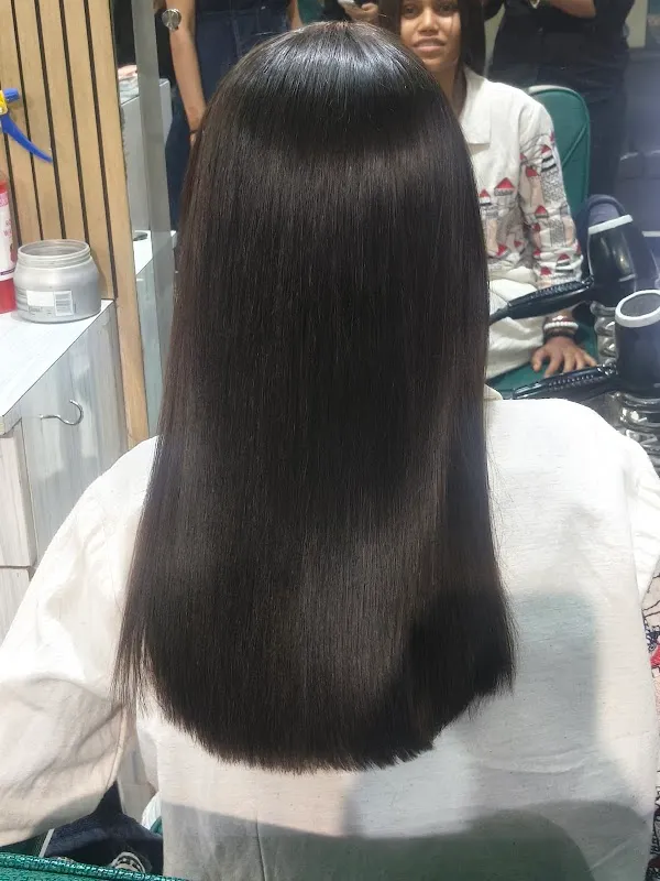 Leona Unisex salon | Best Salon in Najafgarh