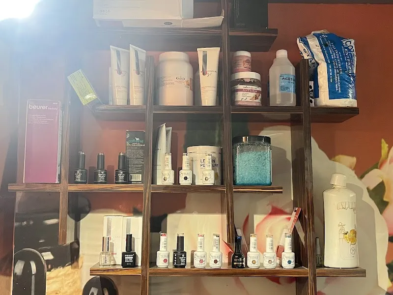 Unique Salon and Spa Unisex | Best Salon in Dronagiri Uran