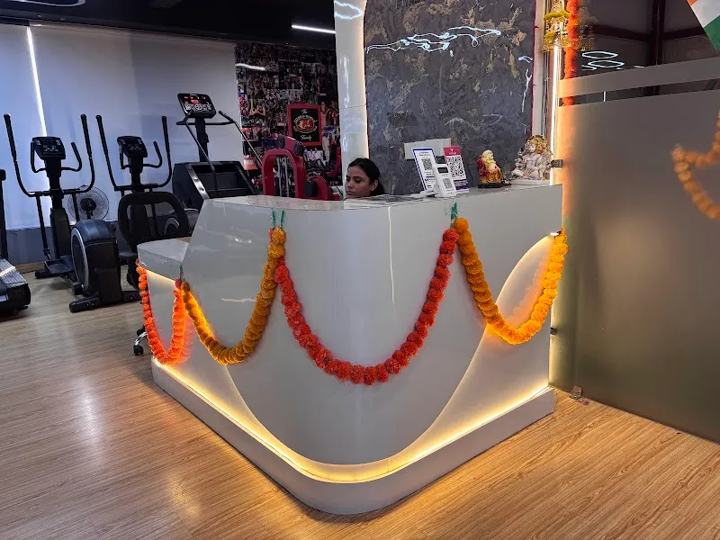 FITNESS WORLD GYM - Best Gym in Karol Bagh, Top Luxury Gym in Karol Bagh, Zumba, Aerobic, Yoga Classes, Kick Boxing
