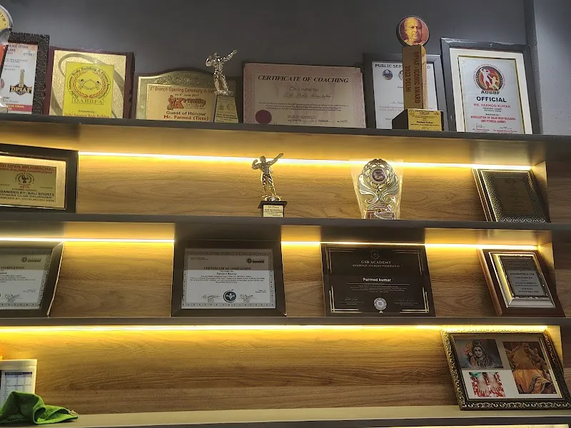 FITNESS WORLD GYM - Best Gym in Karol Bagh, Top Luxury Gym in Karol Bagh, Zumba, Aerobic, Yoga Classes, Kick Boxing