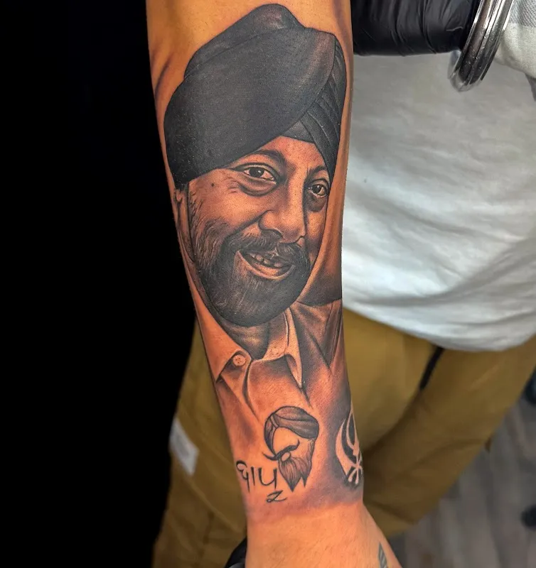 Black mark tattoo studio