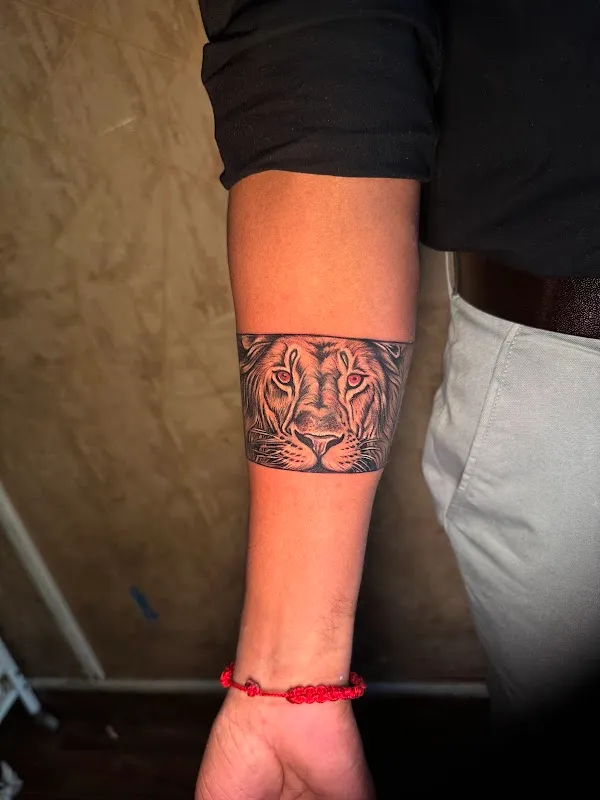 Black mark tattoo studio