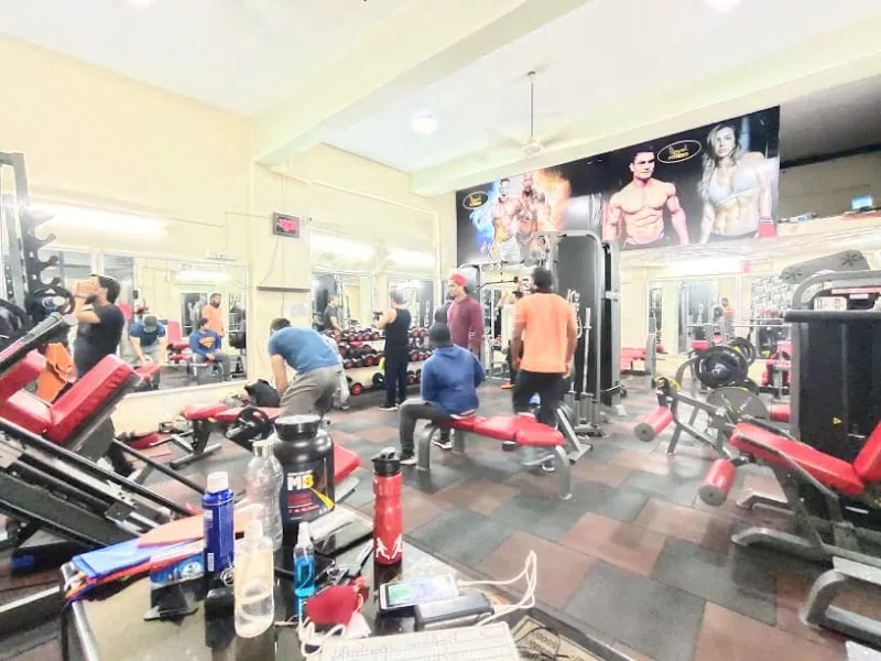 Royal Gym Fitness (Royal Palm)